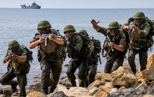 Россия перебросила морскую пехоту с Каспия в Крым