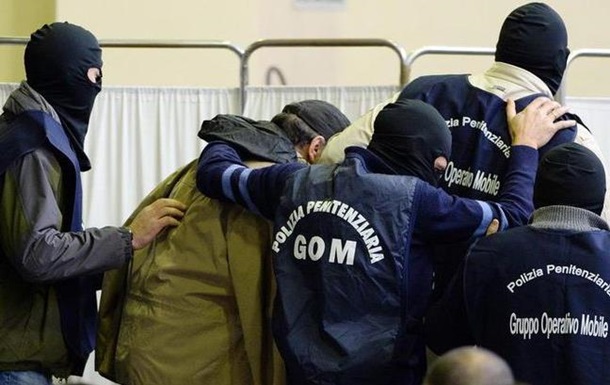 В Италии задержали более 100 членов мафии