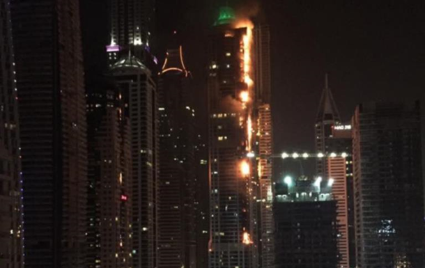 Из горящего небоскреба в Дубае эвакуировали жильцов