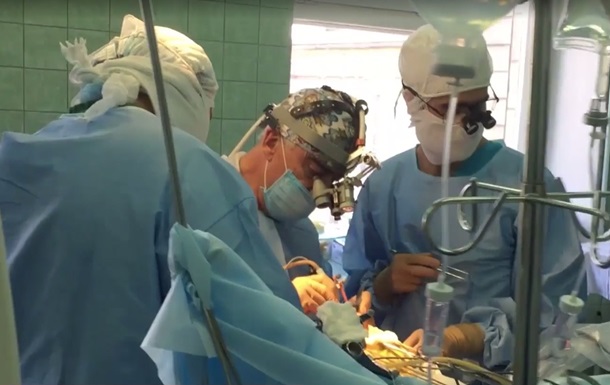 Українські хірурги провели унікальну операцію