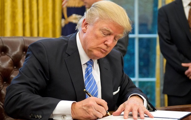 Трамп підписав указ про розслідування проти Китаю