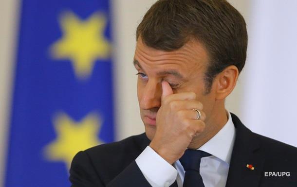Макрон продолжает терять рейтинг во Франции