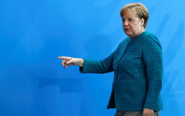 Меркель виступила за діалог між НАТО і Росією