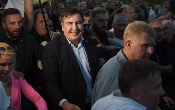 Саакашвили просит у Госмиграционной службы защиты