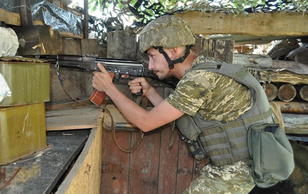 Имитация укреплений: Военные ответили Луценко