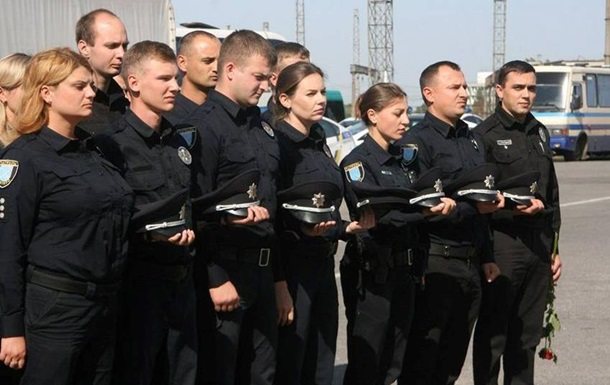 В Днепре установили памятник погибшим полицейским 