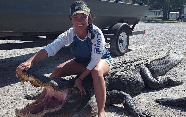 В США многодетная мать убила гигантского аллигатора
