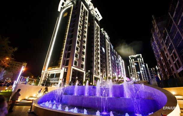 В Киеве открыли уникальную 150-метровую аллею музыкальных фонтанов