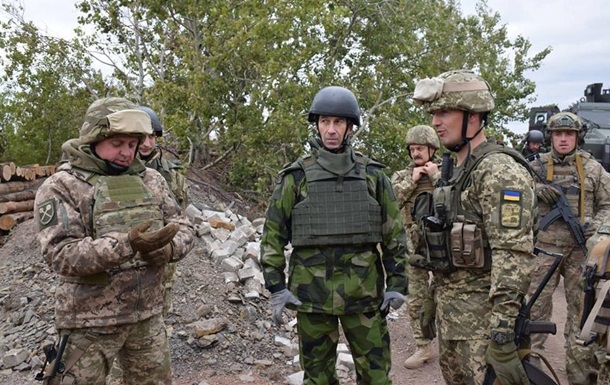 Головнокомандувач ЗС Швеції відвідав Донбас