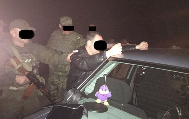 В Донецкой области полицейский пытался продать семь кило ртути