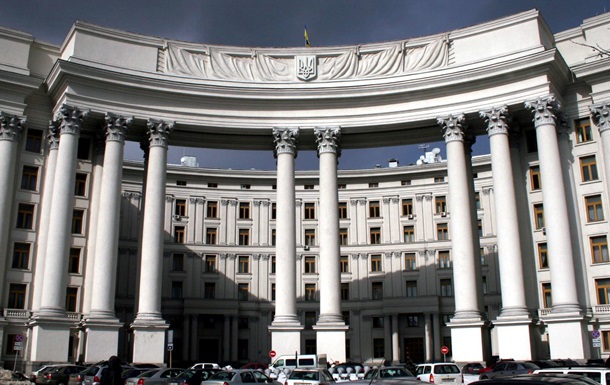 МЗС України засуджує військовий призов у Криму