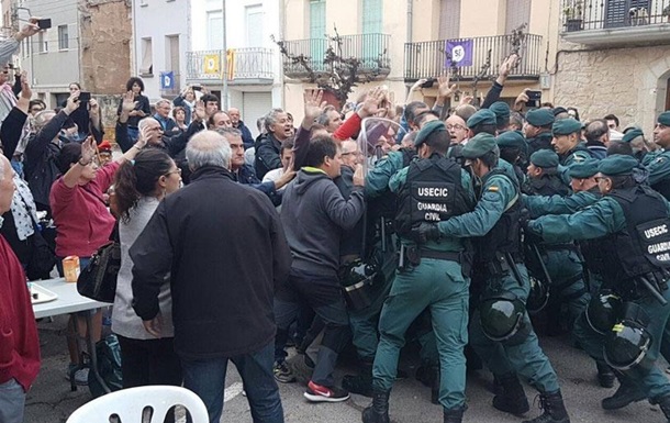 Референдум в Каталонии: Мадрид извинился за действия полиции