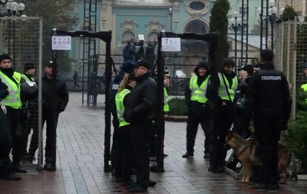 МВС: Порядок в Києві охороняють 3,5 тисячі силовиків