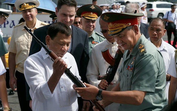 Росія передала Філіппінам зброю і боєприпаси