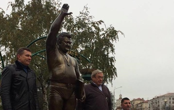 В Запорожье открыли памятник Леониду Жаботинскому
