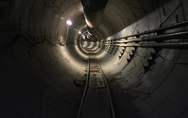 Ілон Маск показав перше фото швидкісного тунелю