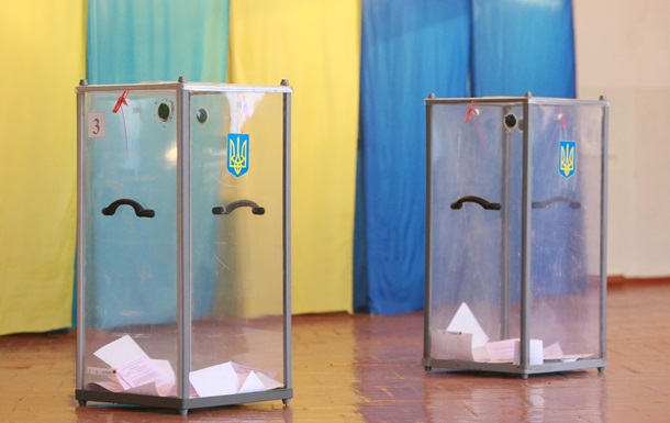 Появилось видео нападения на избирательный участок на Днепропетровщине