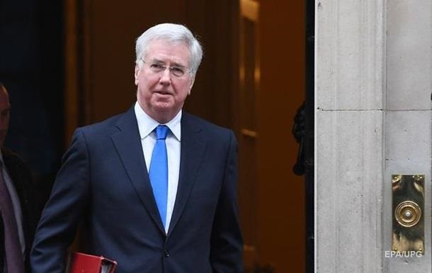 Міністр оборони Британії подав у відставку через скандал
