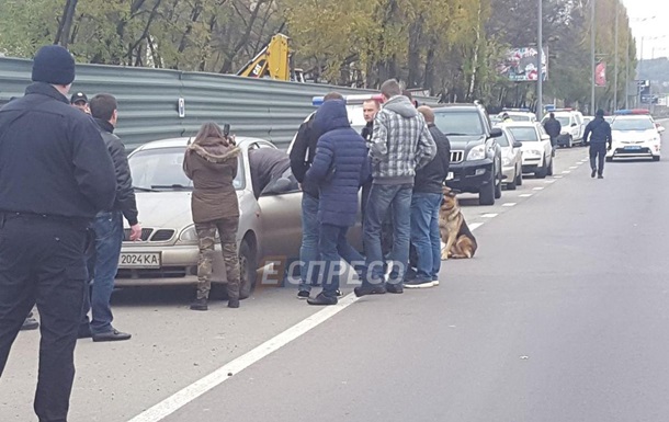 У Києві знайшли труп чоловіка в автомобілі