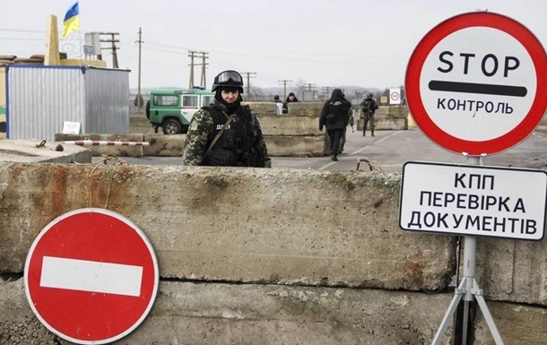 Кількість людей, що перетинають адмінкордон із Кримом, зменшилася 