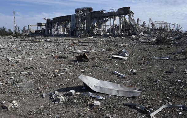 Мін юст: Луганський аеропорт був знищений ракетами з території РФ