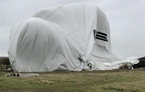 В Британии упал крупнейший в мире дирижабль