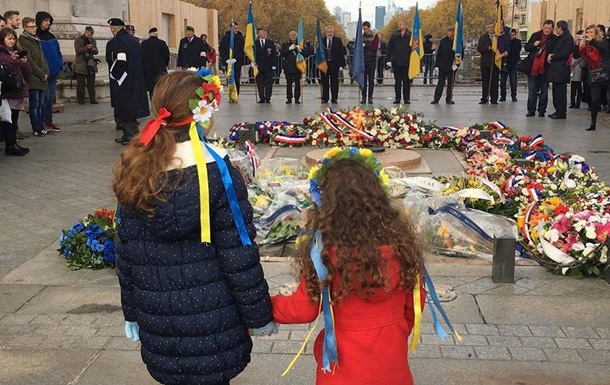 У Парижі вшанували пам ять жертв Голодомору