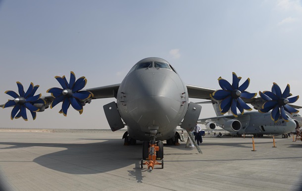 Україна й ОАЕ домовилися про виробництво літаків