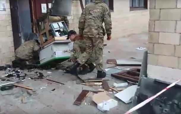 На Харьковщине грабители взорвали банкомат ПриватБанка