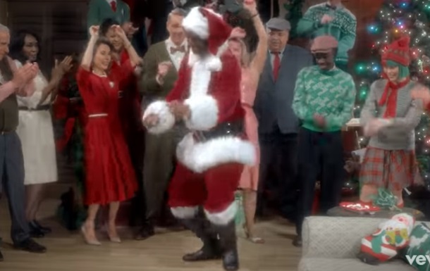 Рождественский клип Sia стал интернет-хитом