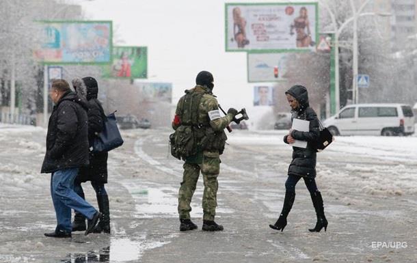 Луганск: военную технику убрали, ТВ не работает