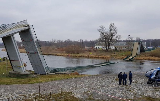 В Праге рухнул пешеходный мост, есть пострадавшие