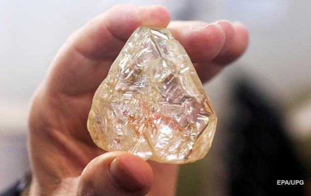 Один з найбільших діамантів у світі продано за $6,5 млн