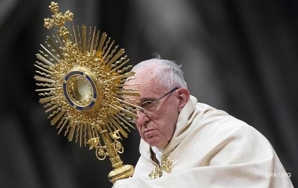 Папа Римский решил изменить молитву Отче наш