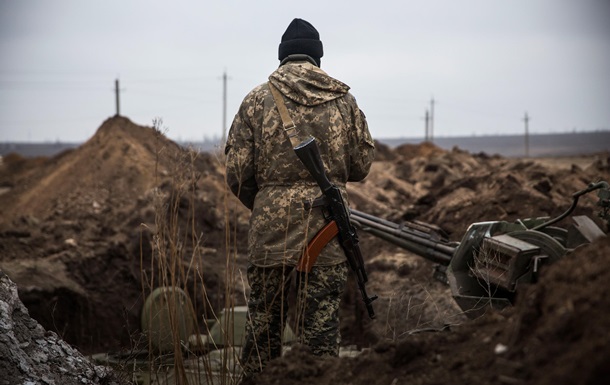Штаб АТО: За добу на Донбасі 22 рази порушили перемир я