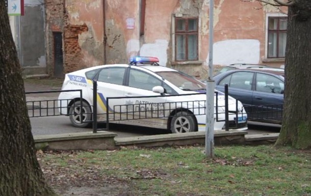 В Черновцах возле школы нашли труп