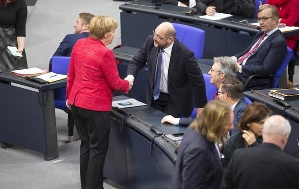 Партия Шульца согласилась на переговоры о коалиции с Меркель