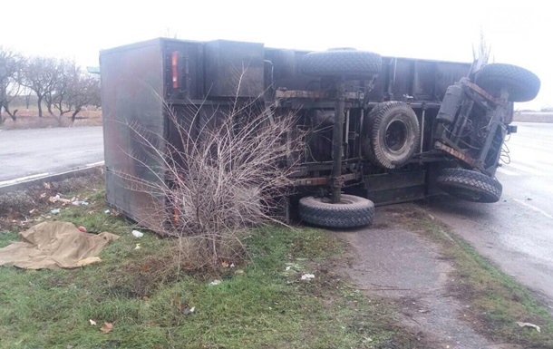 У Миколаївській області машина Нацгвардії в їхала в зупинку, є жертви