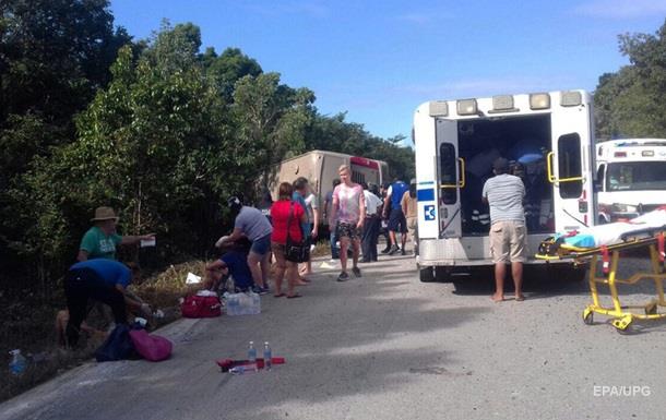 ДТП з туристичним автобусом у Мексиці: загинули 15 людей