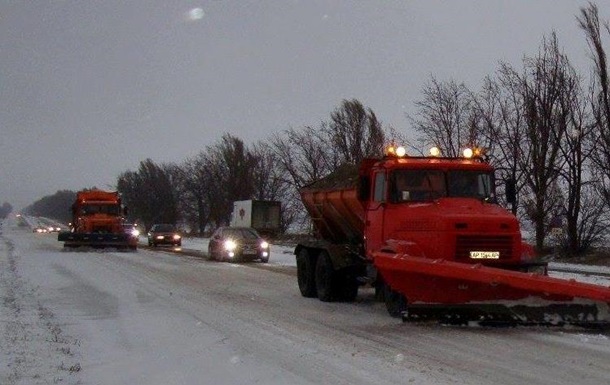 Рух вантажівок обмежено в двох областях