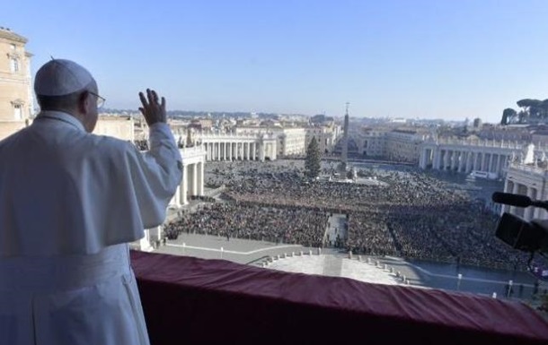 Папа Римський помолився за мир для України