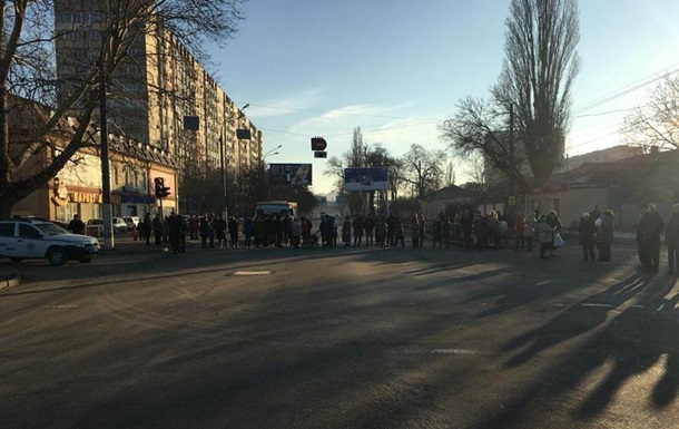Жителі Одеси перекрили вулицю через відключення опалення