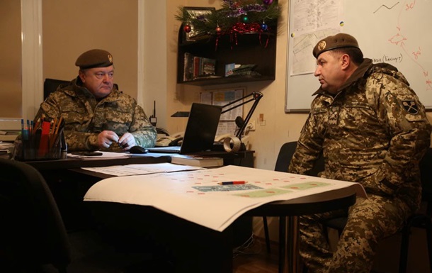 Порошенко приехал на Донбасс встречать пленных