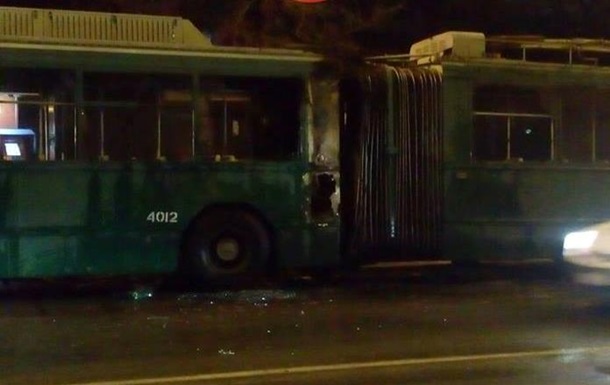 У Києві загорівся тролейбус з пасажирами
