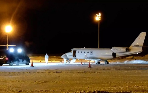 У Фінляндії пілот літака загинув від удару дверима