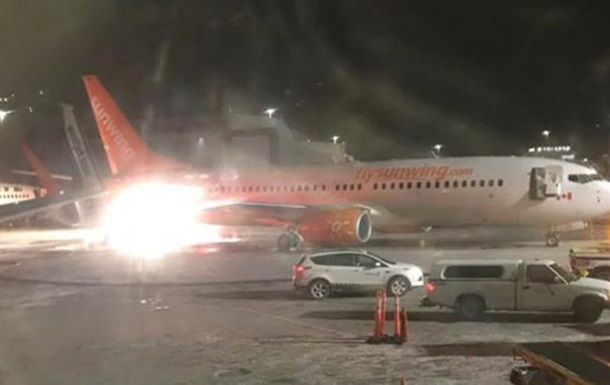 В аэропорту Канады столкнулись два самолета