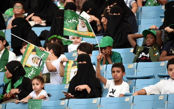 Жінки в Саудівській Аравії вперше відвідали футбольний матч