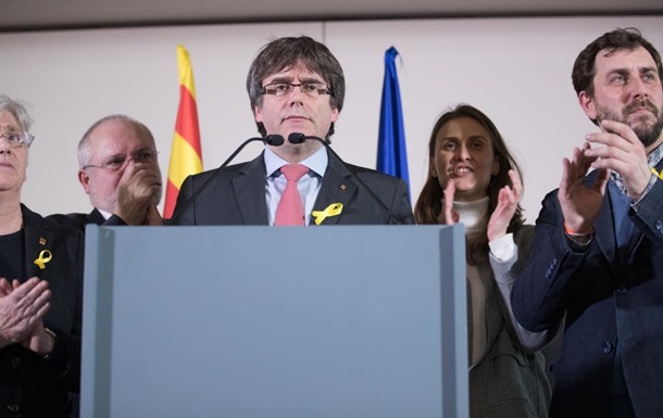 Пучдемону предложили руководить Каталонией через Skype