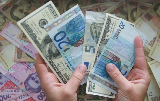 Украинцы продали банкам на $65 млн больше, чем купили