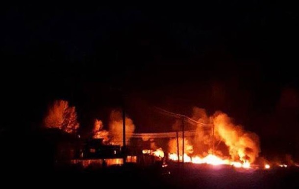 В РФ из-за пожара на нефтепроводе загорелись дома